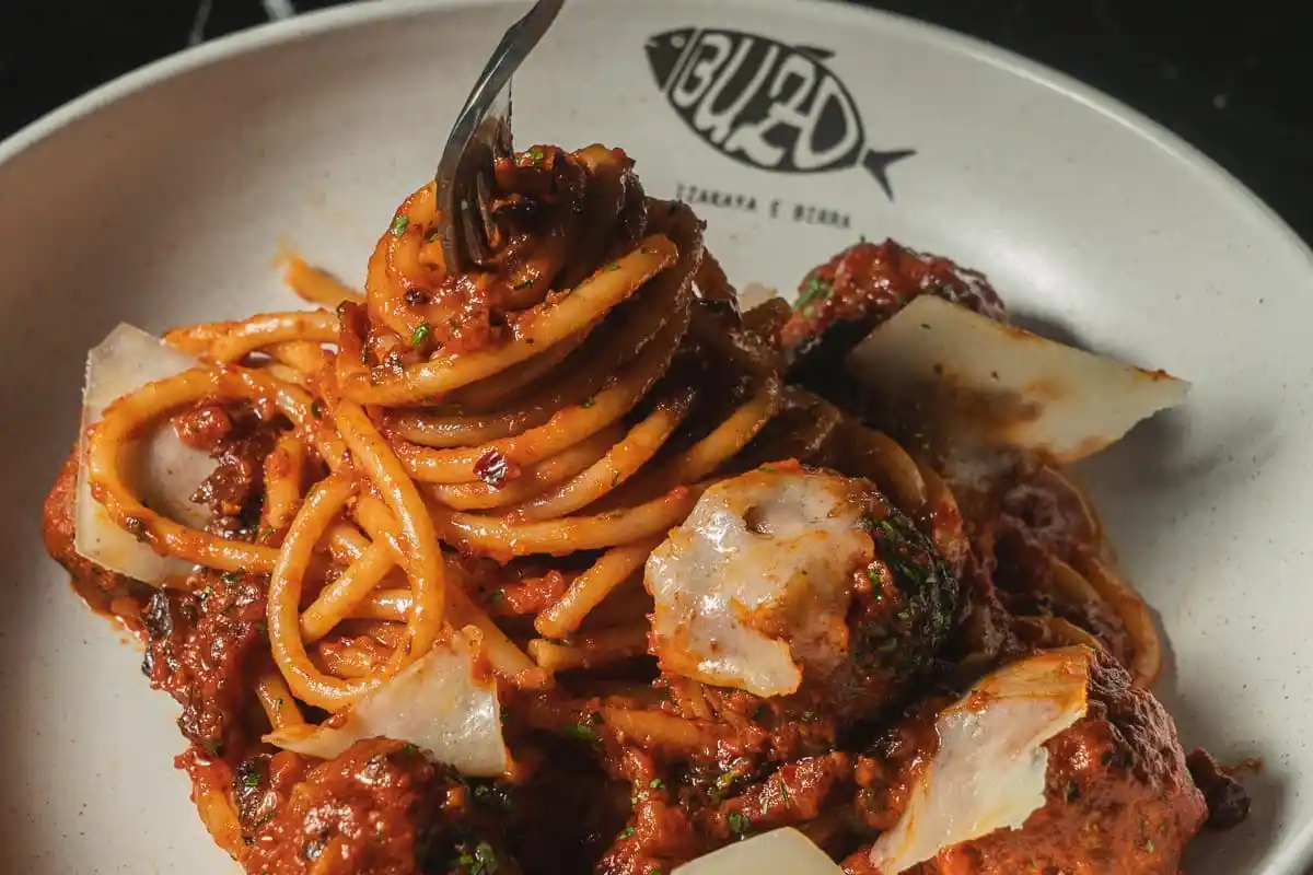 BUCATINI SPAGHETTI WITH RICOTTA MEAT BALLS| BUZO